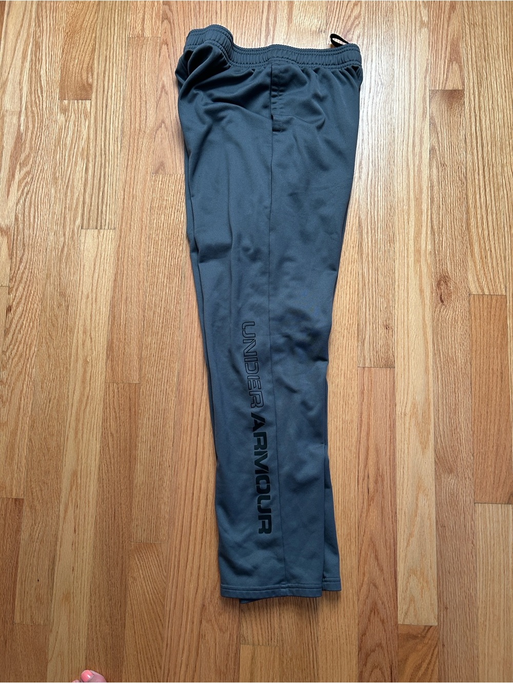 Under Armour Boys XL Slate Gray Jogger Pants with Side Logo